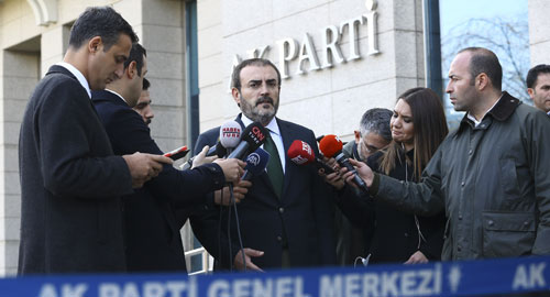 Mahir Ünal, AK Parti Parti Genel Merkezi'nde gazetecilerin gündeme ilişkin sorularını yanıtladı.