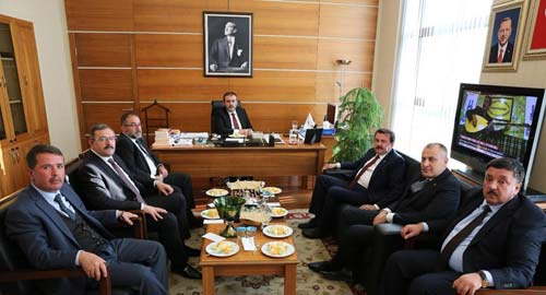 Kahramanmaraş Büyükşehir Belediye Başkanımız Fatih Mehmet Erkoç, İl Başkanımız Ahmet Özdemir ve ilçe belediye başkanlarımızı genel merkezimizde ağırladık.