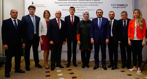 AK Parti Genel Başkan Yardımcısı ve Parti Sözcüsü Mahir Ünal, Rusya'nın başkenti Moskova'da düzenlenen "15 Temmuz Sonrası Türk Dış Politikası: Türkiye-Rusya İlişkileri" başlıklı panele katıldı.