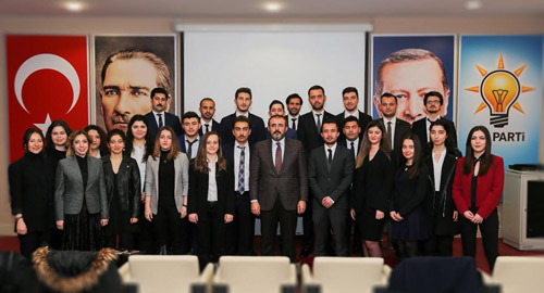 AK Parti Genel Merkezi’mizde, Yeditepe Üniversitesi Uluslararası İlişkiler Kulübü’nden gençler misafirimizdi.