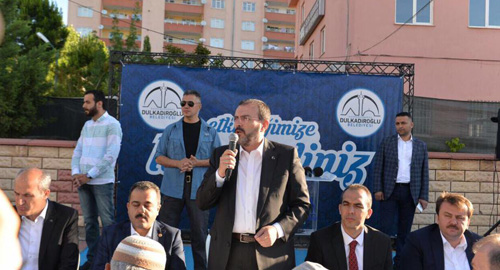 AK Parti Genel Başkan Yardımcısı ve Parti Sözcüsü Mahir Ünal, Dulkadiroğlu Belediyesince organize edilen 4. Geleneksel Bayram Kahvaltısı'na katıldı.